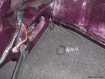 Halteöse Fahrerseite.JPG Halteöse Fahrerseite.JPG
